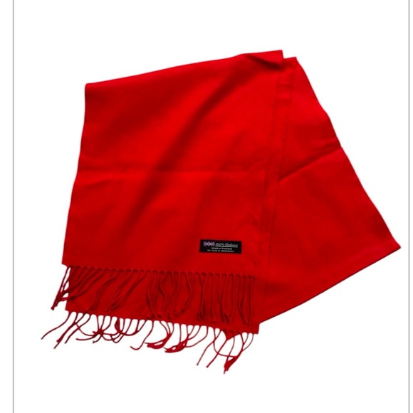 Luxurious Red Cashmere Scarf - Picture 2 of 3